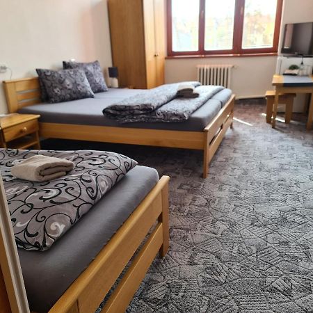 Hotel Koruna Rožnov pod Radhoštěm Kültér fotó