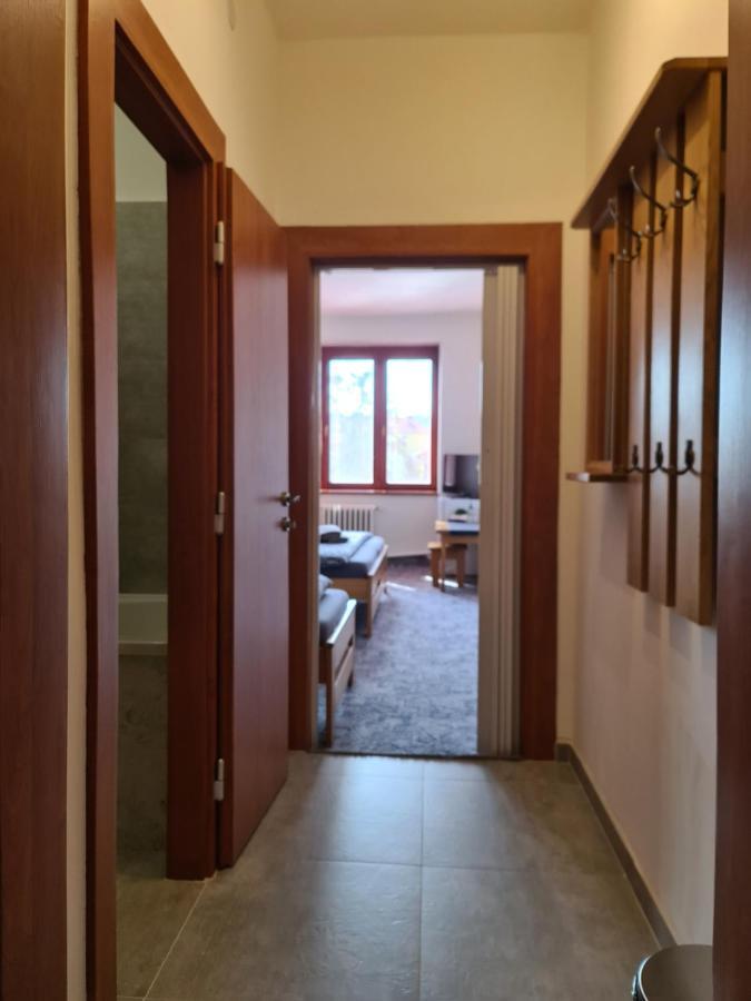 Hotel Koruna Rožnov pod Radhoštěm Kültér fotó