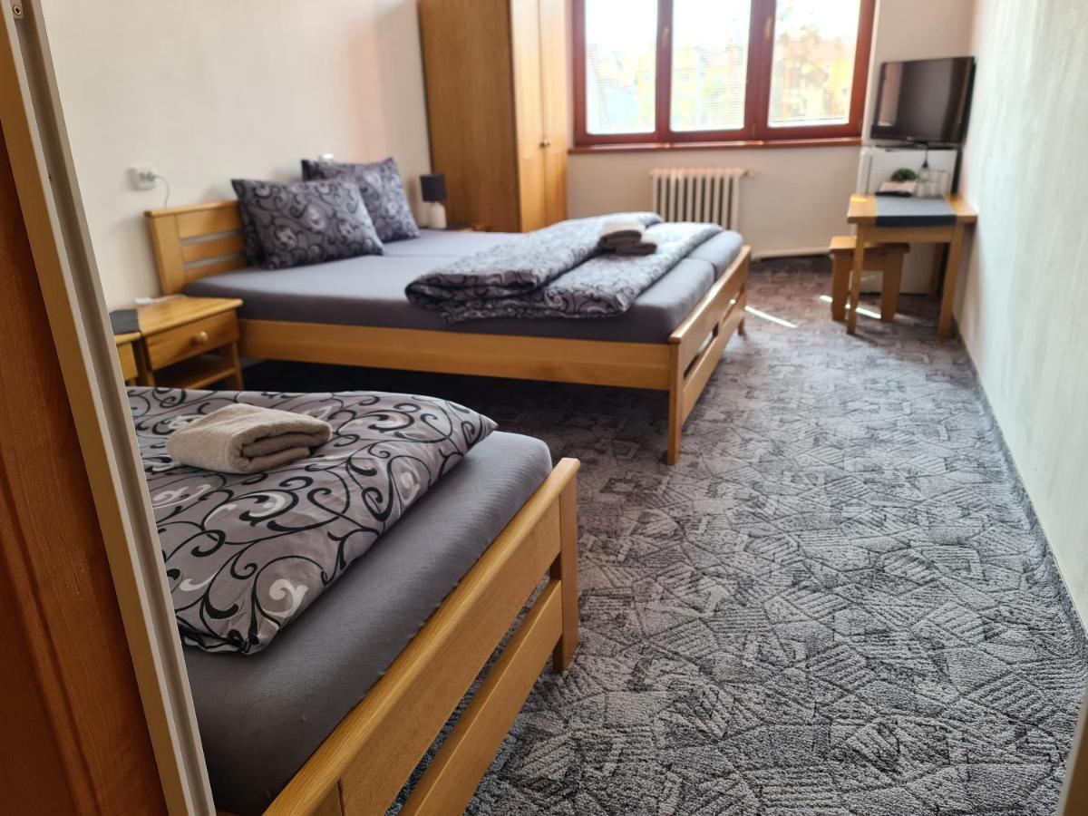 Hotel Koruna Rožnov pod Radhoštěm Kültér fotó