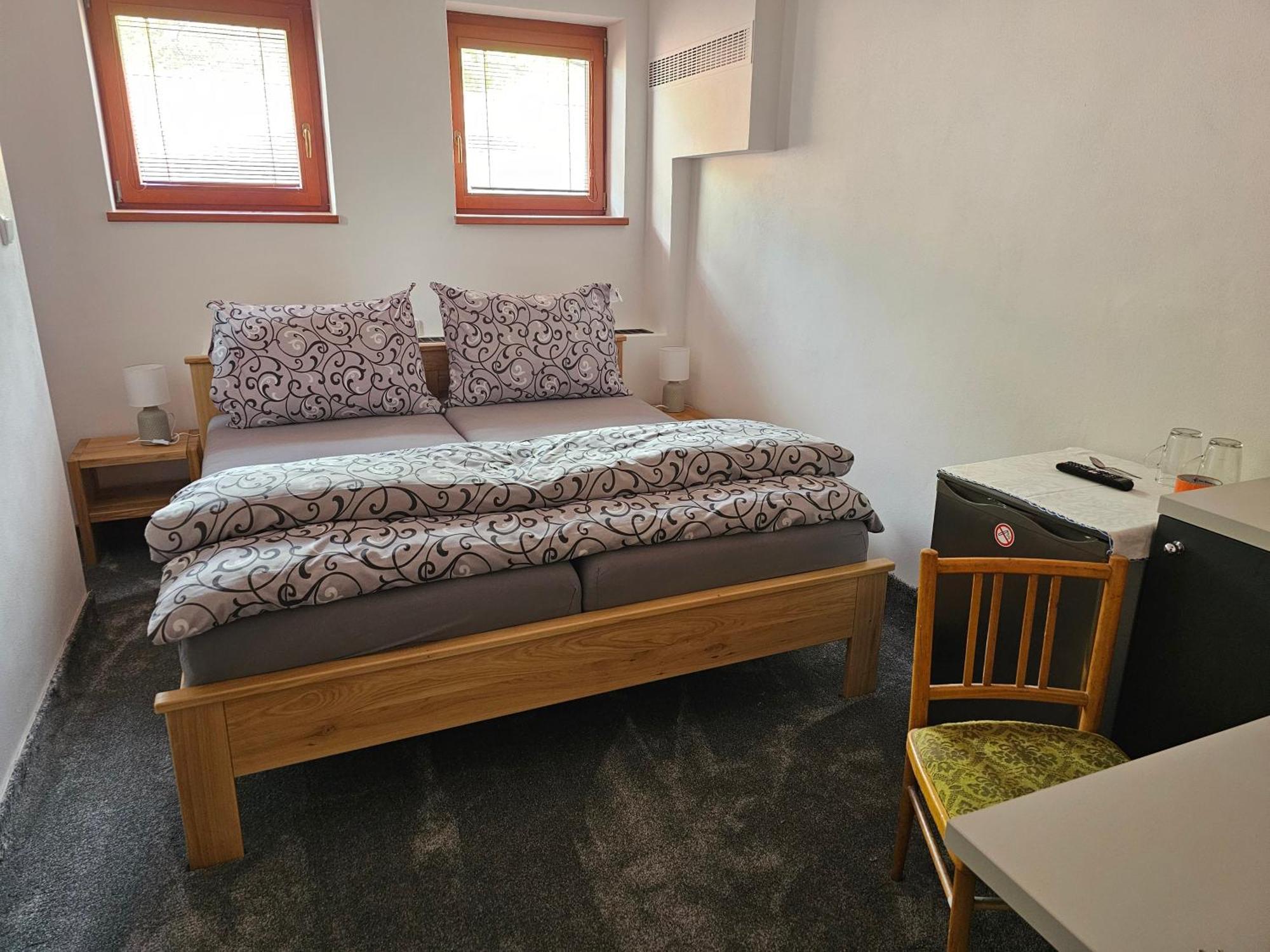 Hotel Koruna Rožnov pod Radhoštěm Kültér fotó