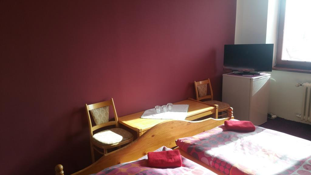 Hotel Koruna Rožnov pod Radhoštěm Szoba fotó