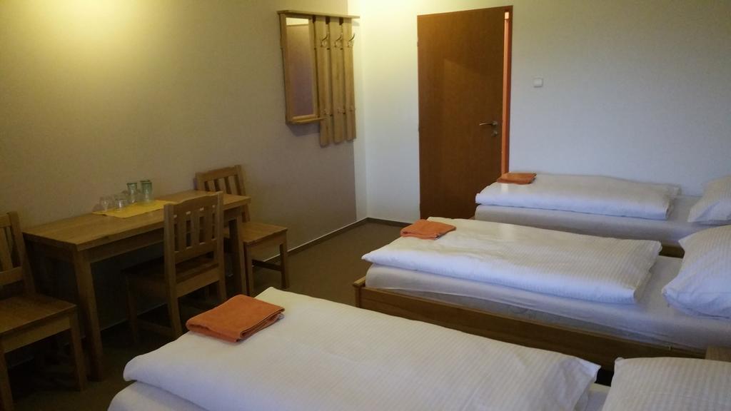 Hotel Koruna Rožnov pod Radhoštěm Szoba fotó