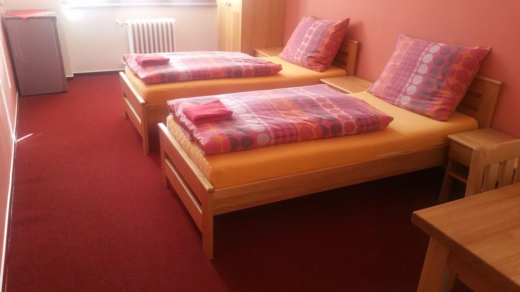 Hotel Koruna Rožnov pod Radhoštěm Szoba fotó