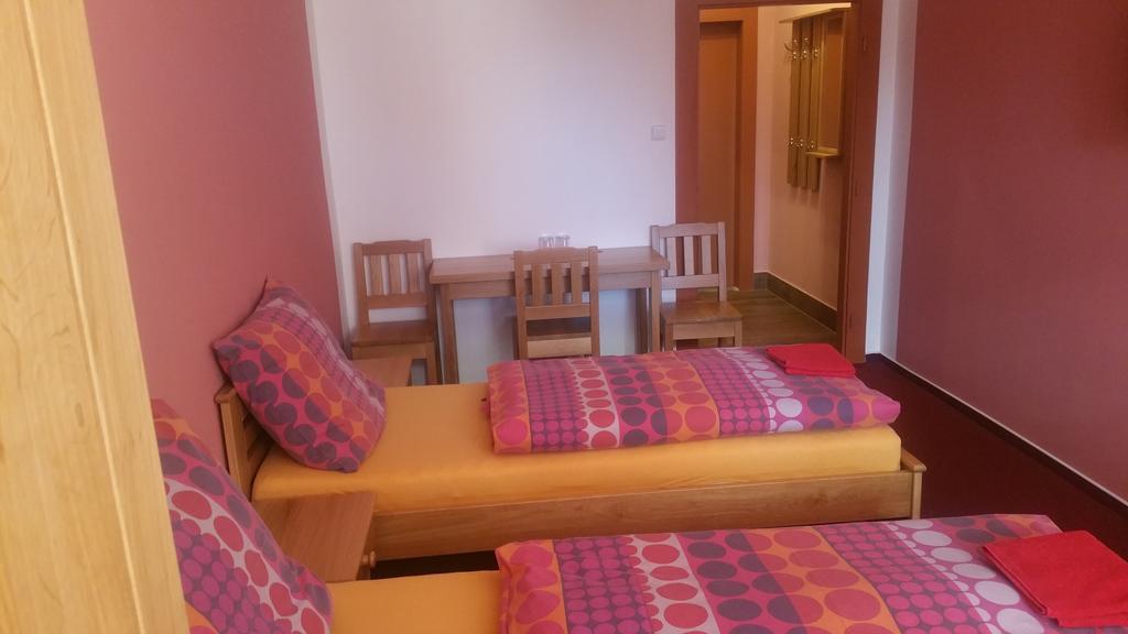 Hotel Koruna Rožnov pod Radhoštěm Szoba fotó