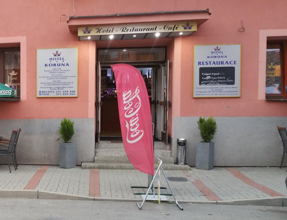 Hotel Koruna Rožnov pod Radhoštěm Kültér fotó