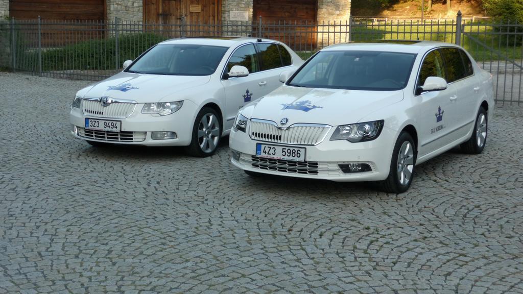 Hotel Koruna Rožnov pod Radhoštěm Kültér fotó