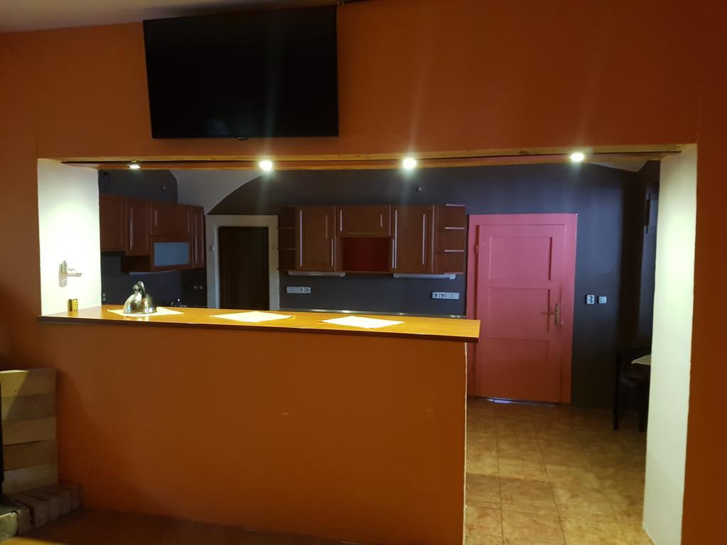 Hotel Koruna Rožnov pod Radhoštěm Kültér fotó