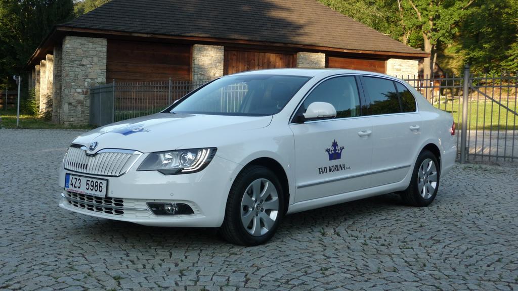 Hotel Koruna Rožnov pod Radhoštěm Kültér fotó