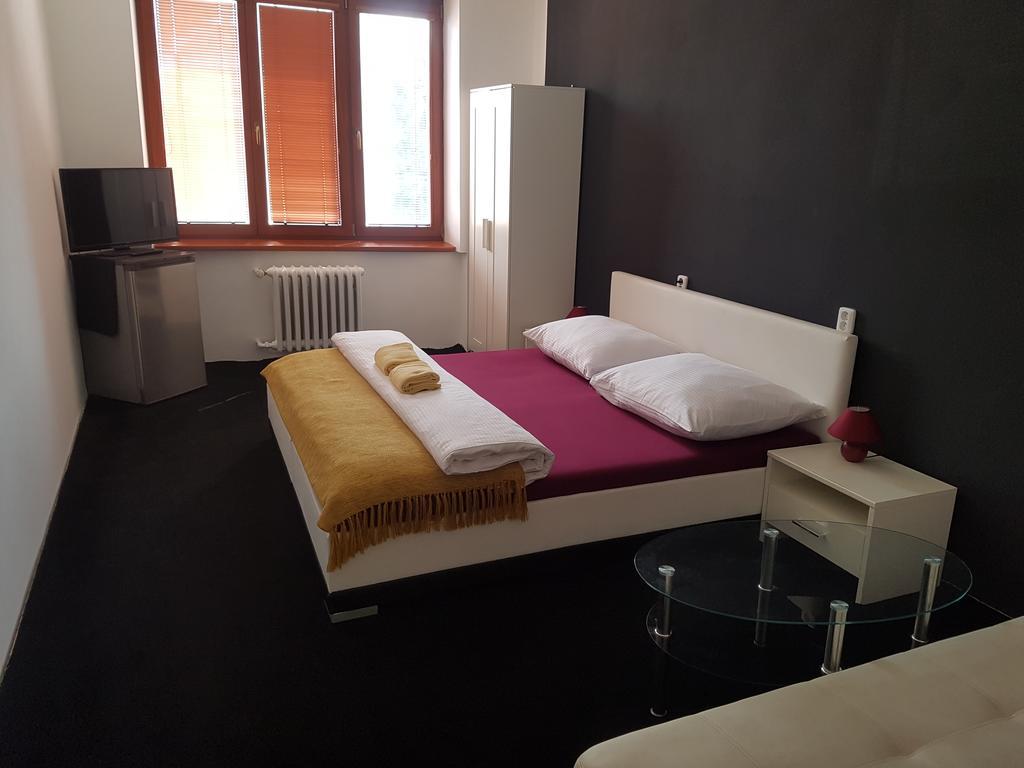 Hotel Koruna Rožnov pod Radhoštěm Kültér fotó
