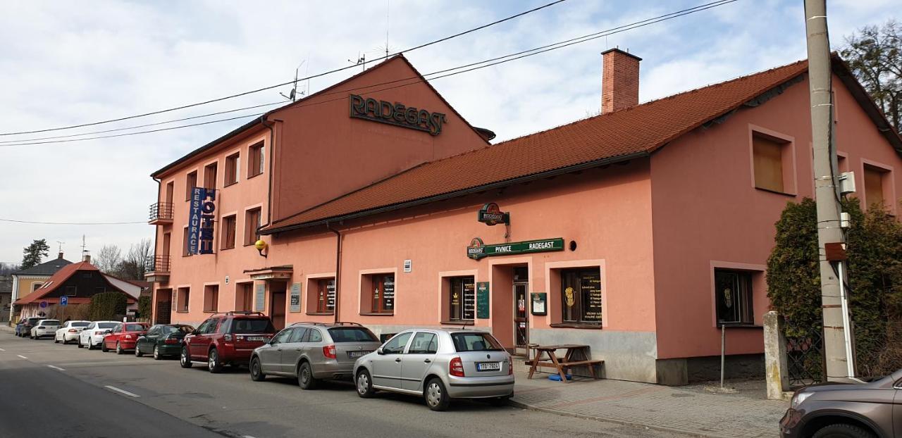 Hotel Koruna Rožnov pod Radhoštěm Kültér fotó
